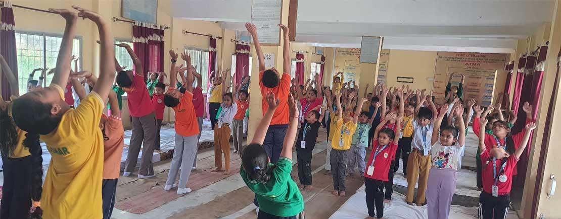 mvmnadaun-yogaDay-2026-01.jpg